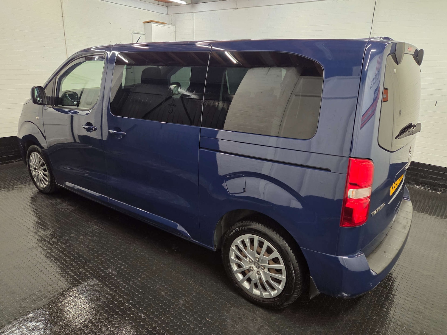 Used Peugeot Traveller 2017 for sale - 77127308: Photo 26