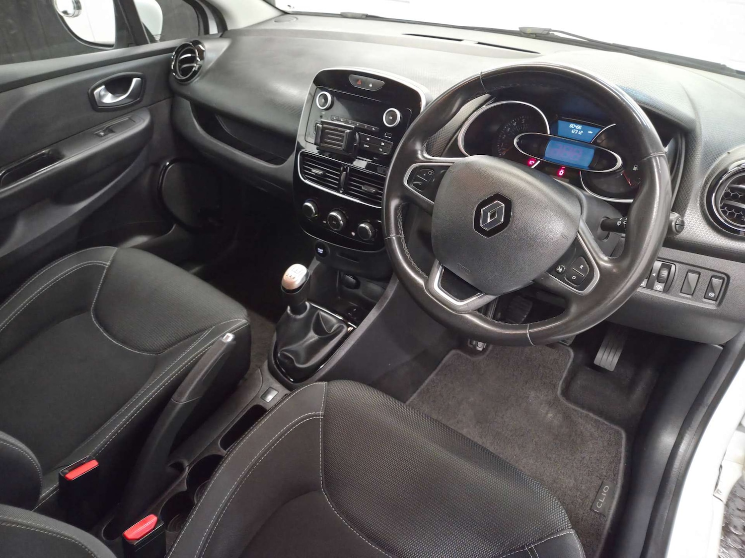 Used Renault Clio 2018 for sale - 77745593: Photo 10