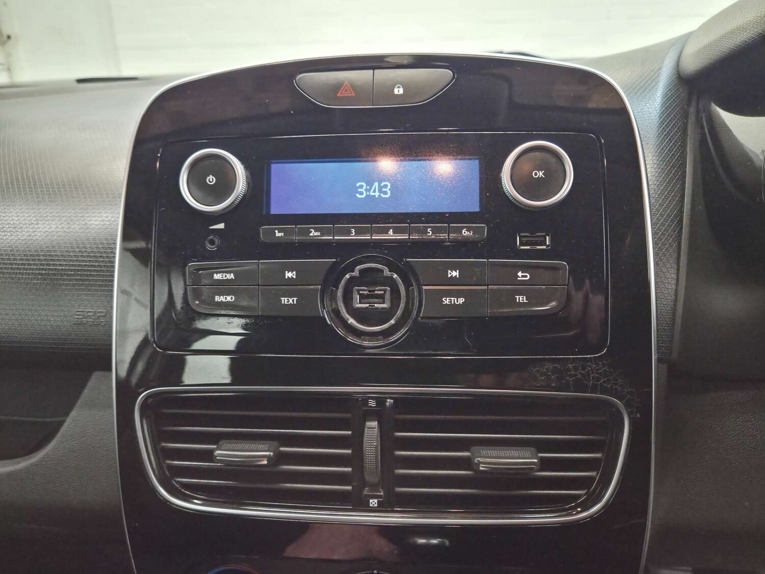 Used Renault Clio 2018 for sale - 77745593: Photo 13