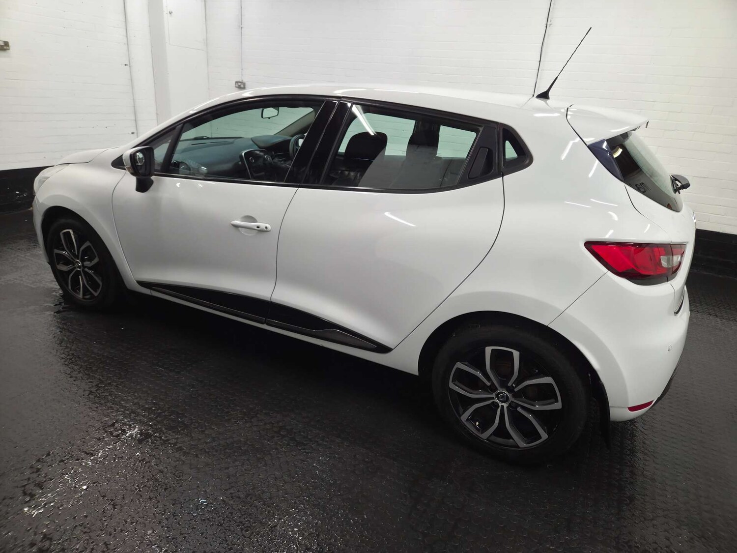 Used Renault Clio 2018 for sale - 77745593: Photo 32