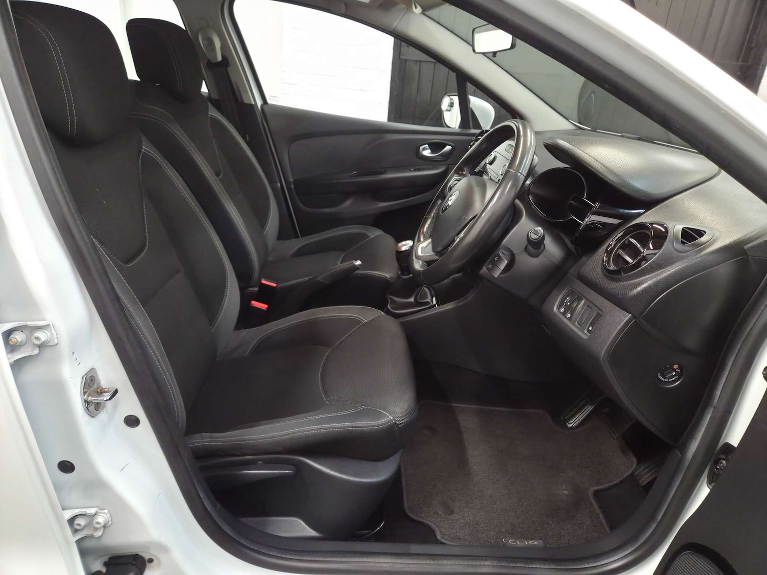 Used Renault Clio 2018 for sale - 77745593: Photo 9