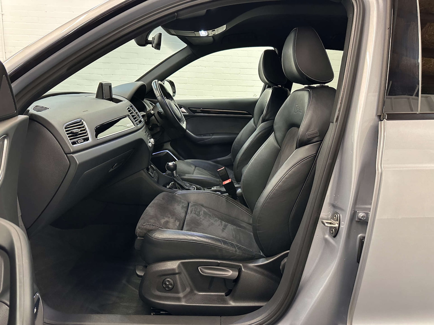 Used Audi Q3 2017 for sale - 76637962: Photo 38