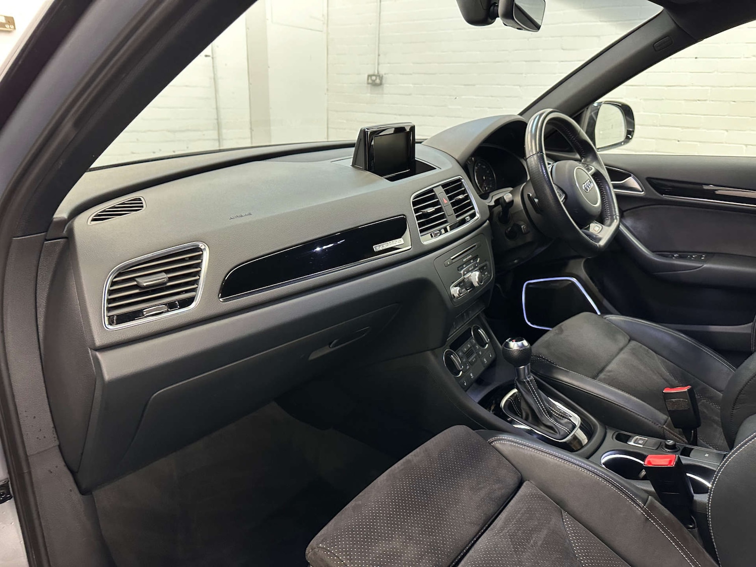 Used Audi Q3 2017 for sale - 76637962: Photo 39