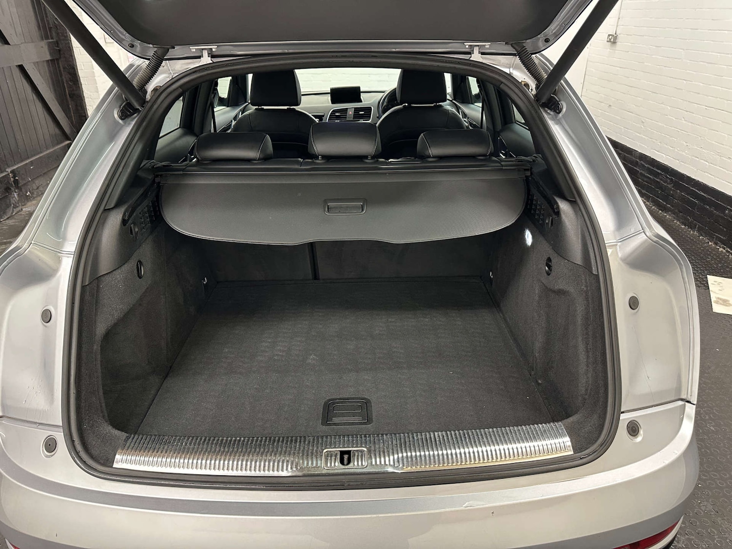 Used Audi Q3 2017 for sale - 76637962: Photo 41