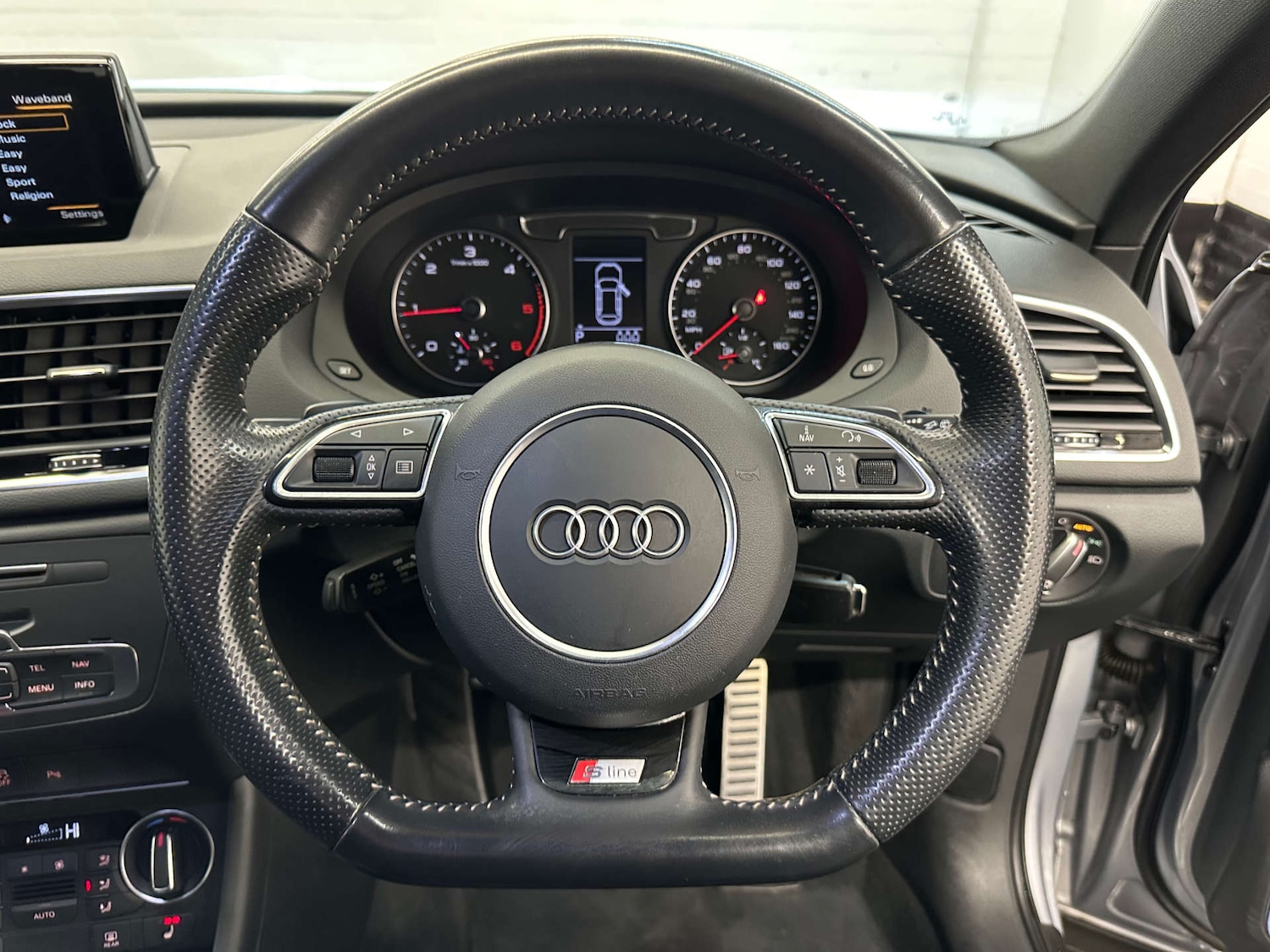 Used Audi Q3 2017 for sale - 76637962: Photo 47