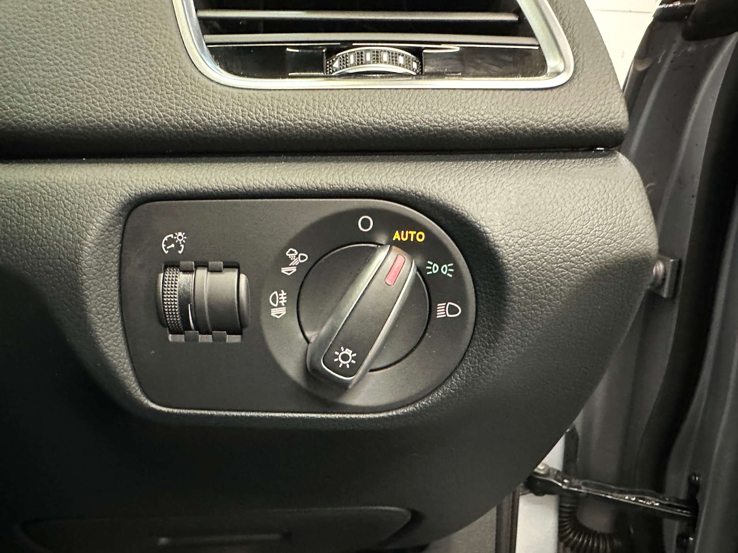 Used Audi Q3 2017 for sale - 76637962: Photo 48