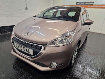 Used Peugeot 208 2015 for sale - 75467096: Photo