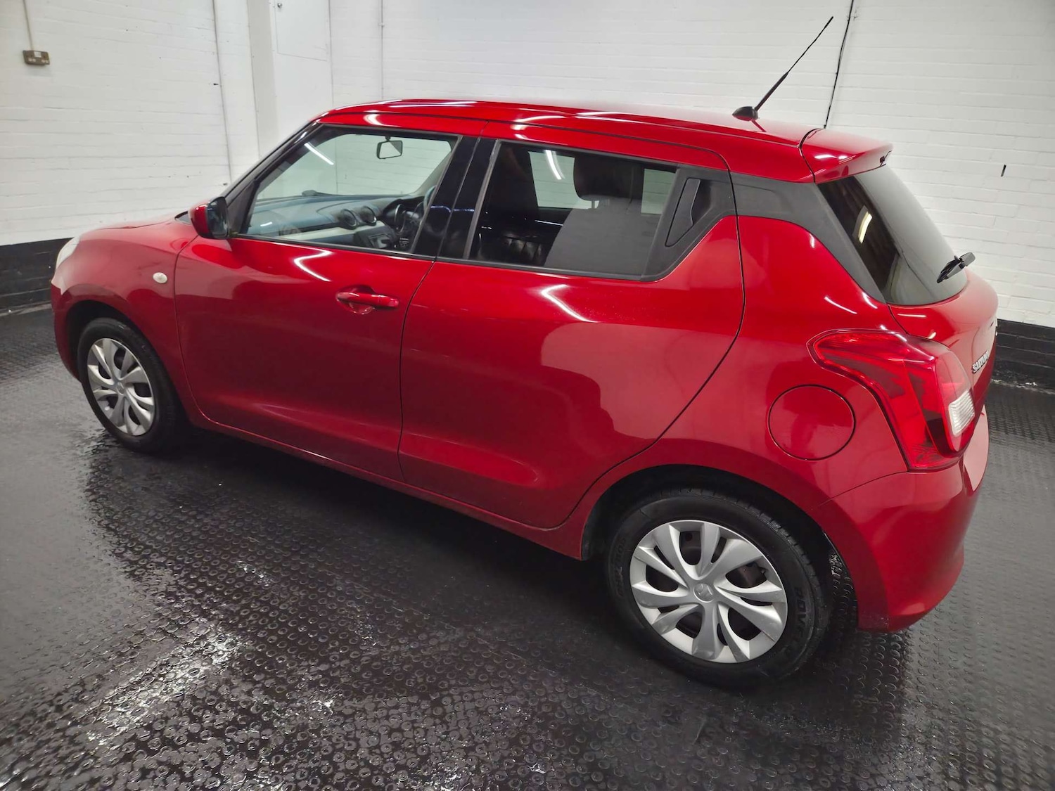 Used Suzuki Swift 2018 for sale - 77591919: Photo 37