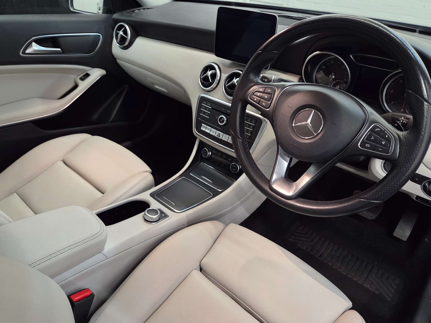 Used Mercedes-Benz A-Class 2016 for sale - 77227784: Photo 10