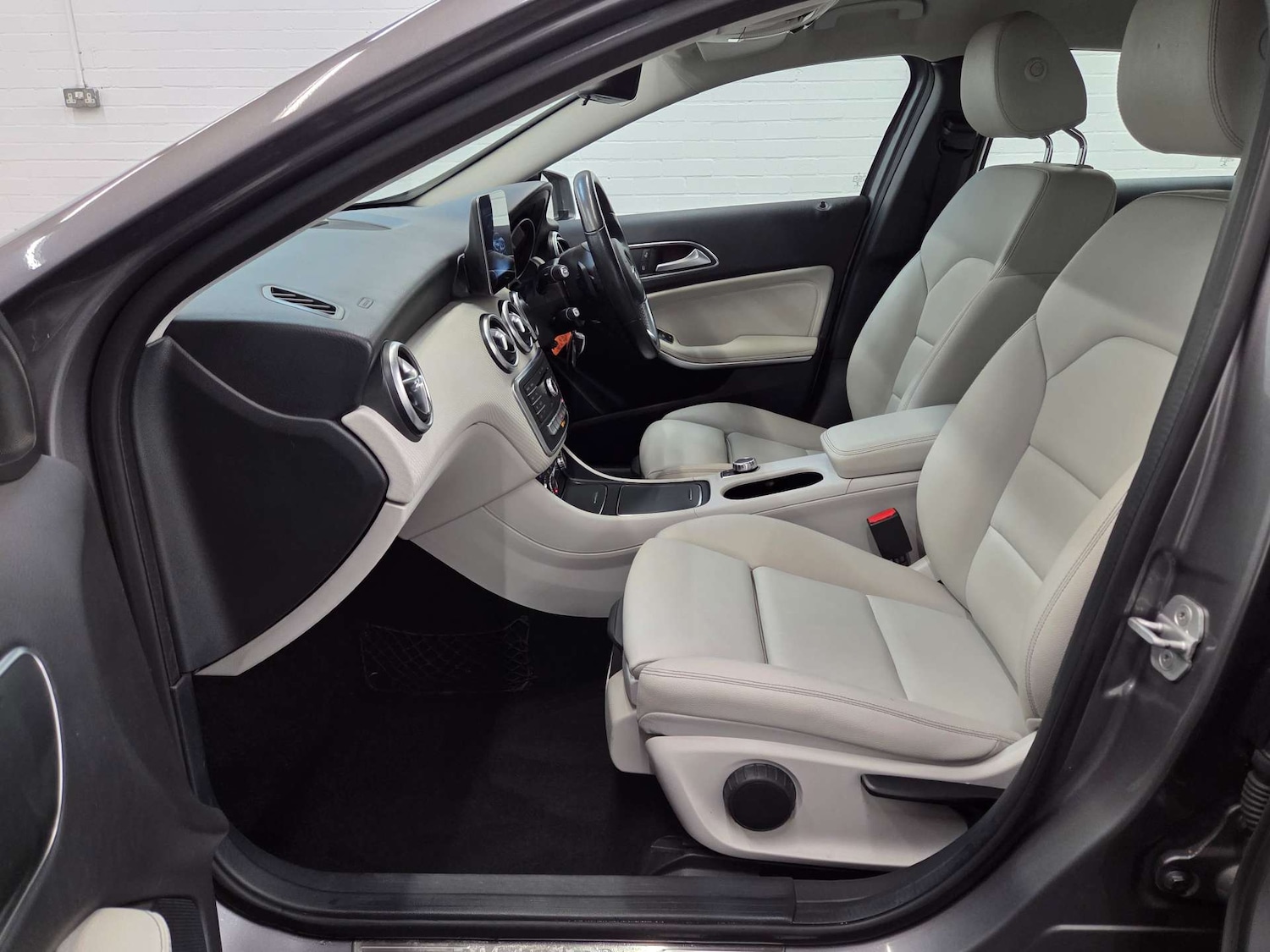 Used Mercedes-Benz A-Class 2016 for sale - 77227784: Photo 29