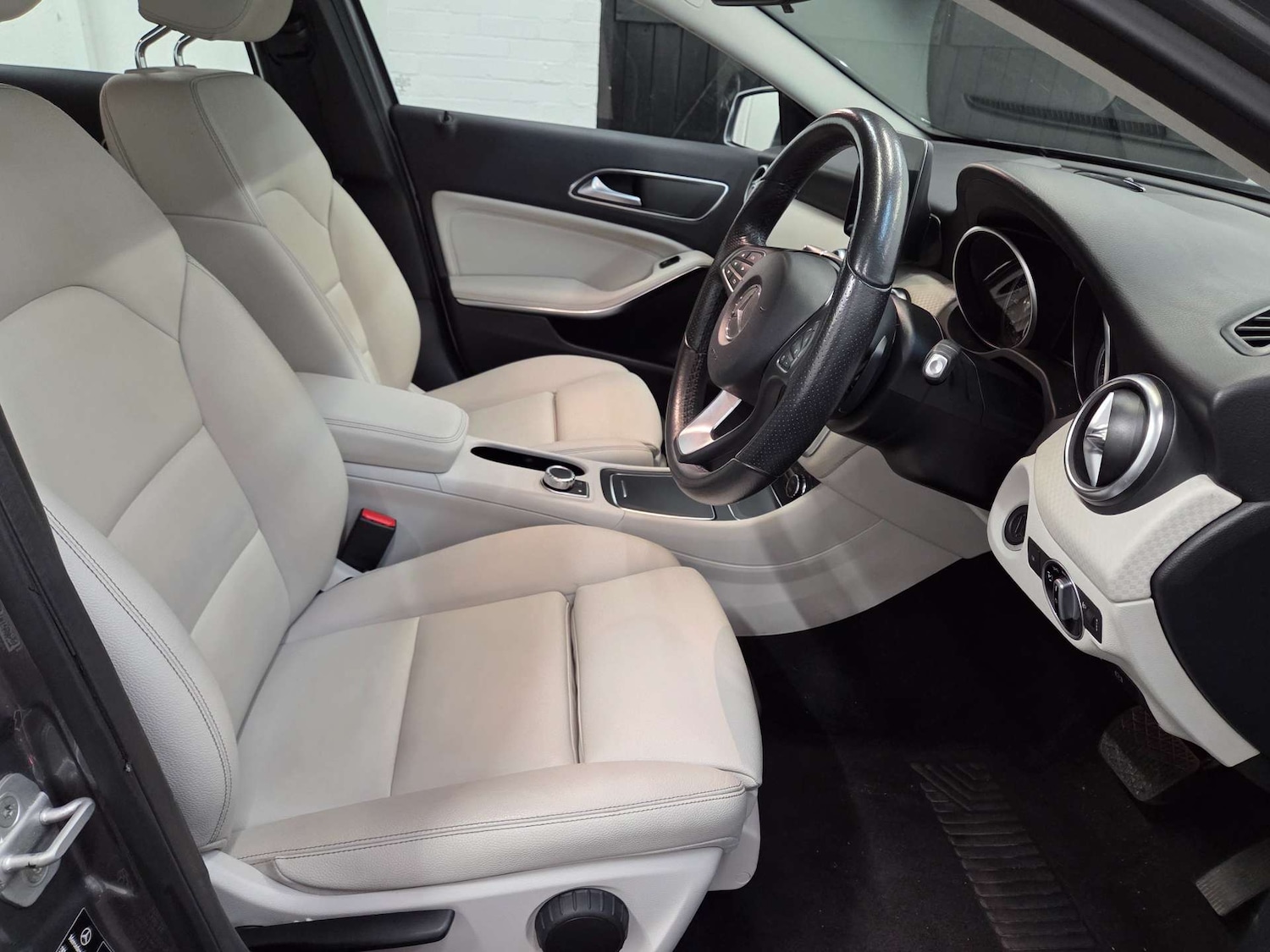 Used Mercedes-Benz A-Class 2016 for sale - 77227784: Photo 9