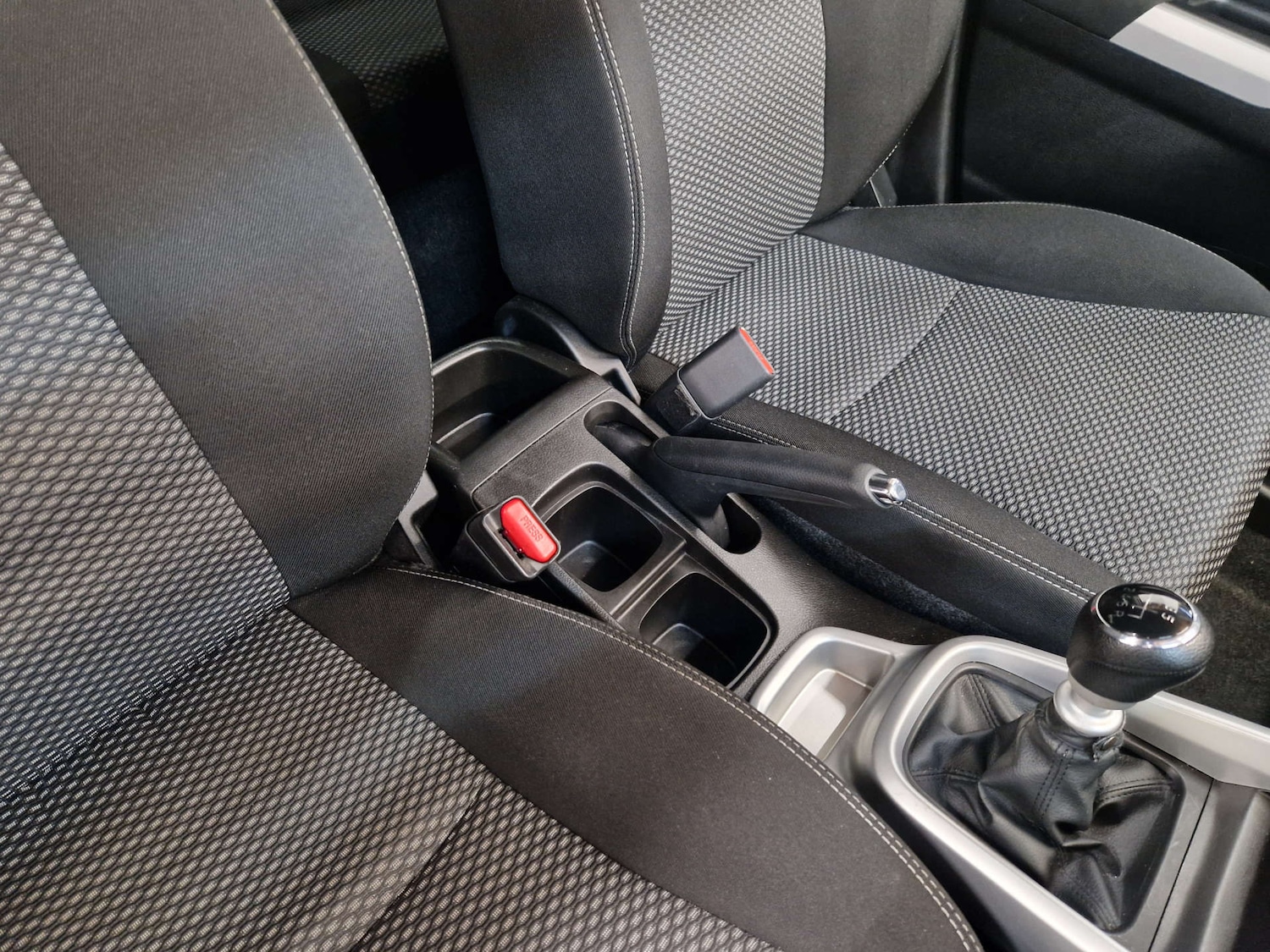 Used Suzuki Vitara 2015 for sale - 76601339: Photo 35