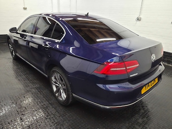 Used Volkswagen Passat 2017 for sale - 77934077: Photo