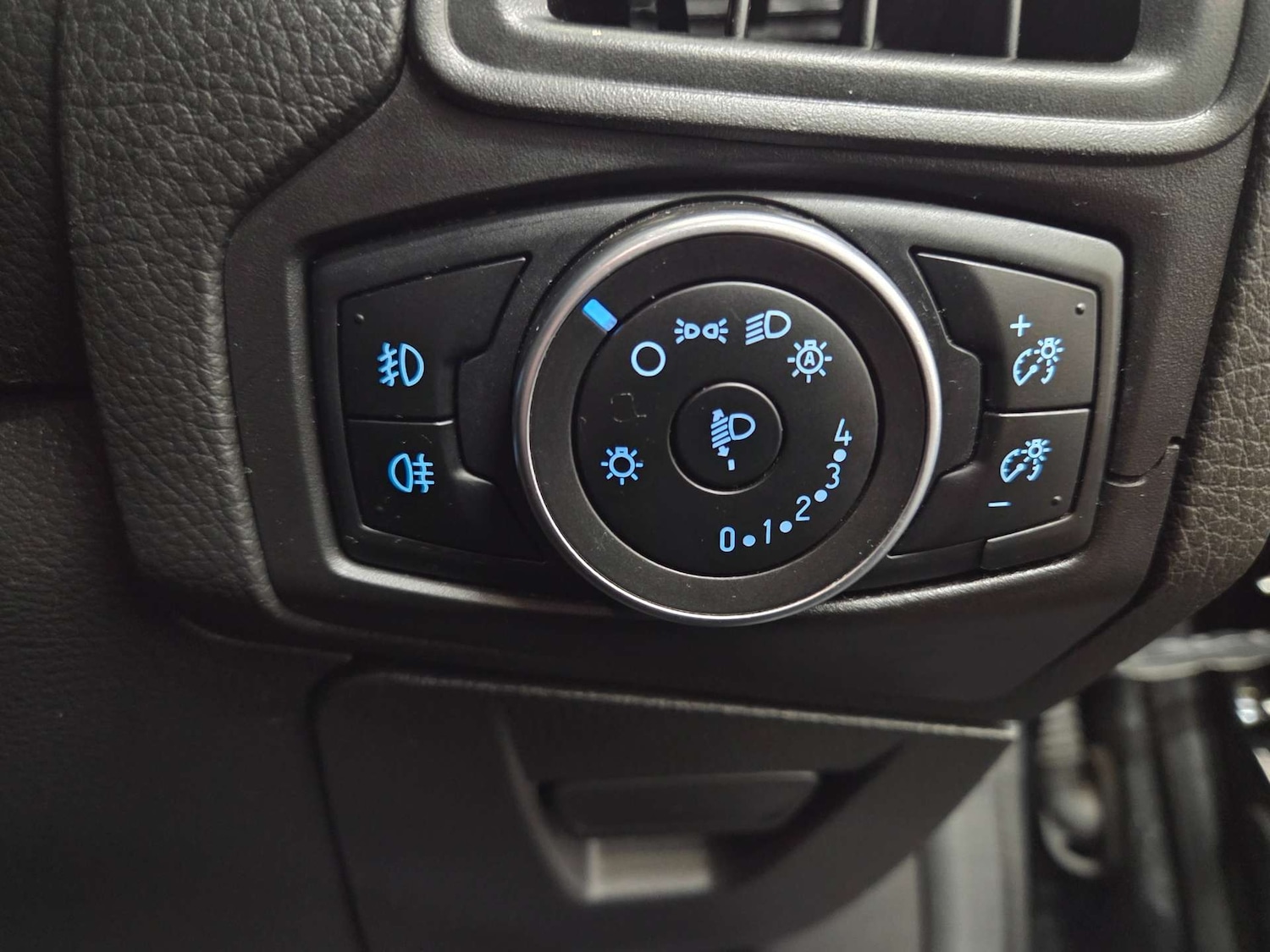 Used Ford Focus 2018 for sale - 77228425: Photo 12