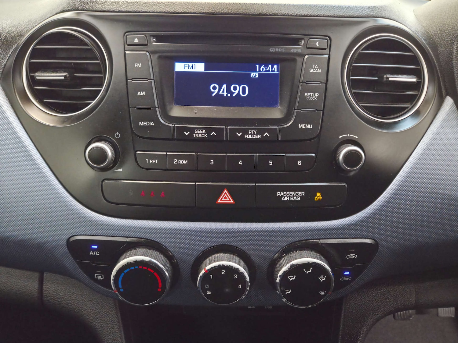 Used Hyundai i10 2015 for sale - 77717780: Photo 17