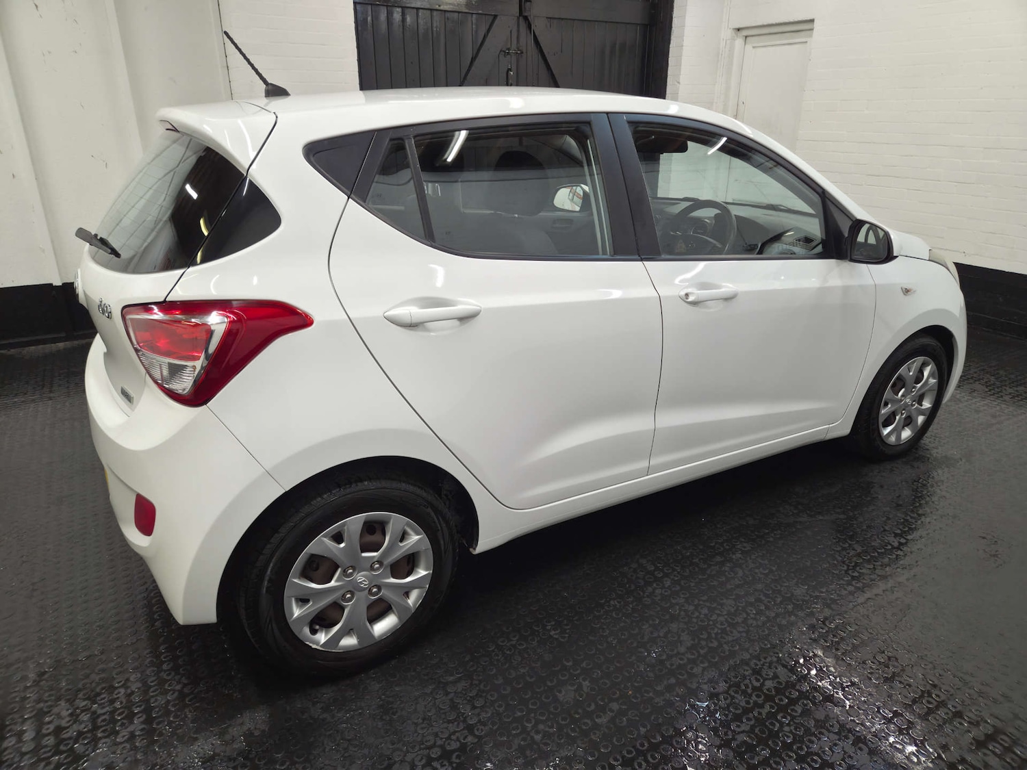 Used Hyundai i10 2015 for sale - 77717780: Photo 32