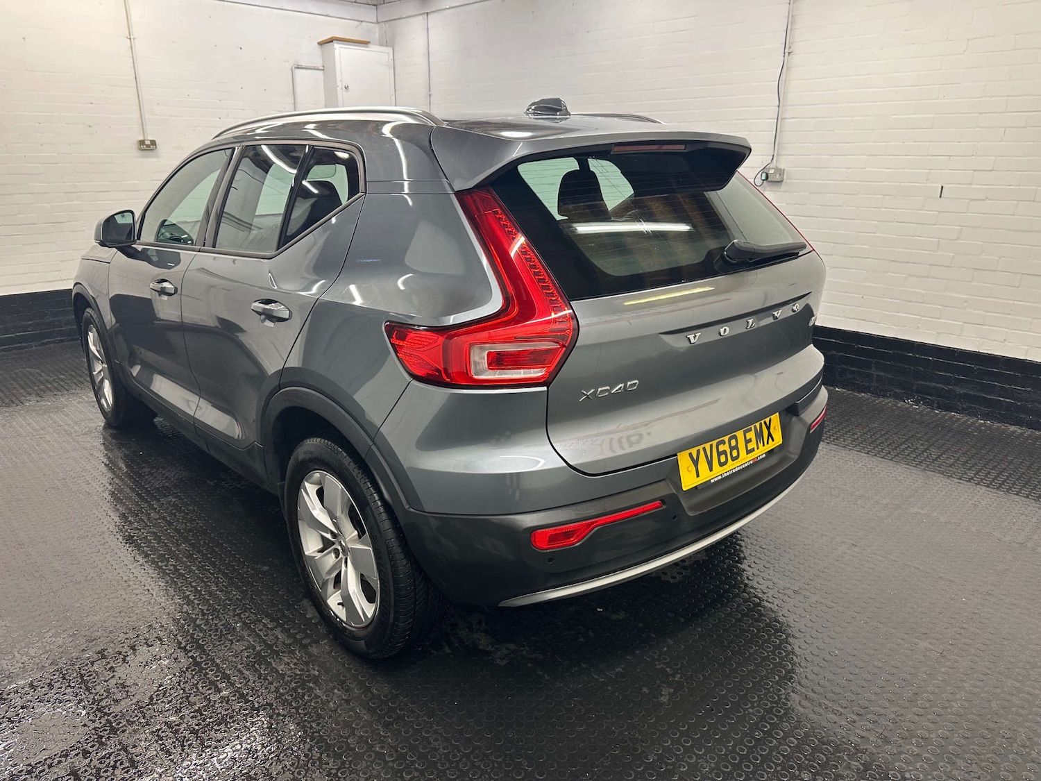 Used Volvo XC40 2019 for sale - 76343789: Photo 3