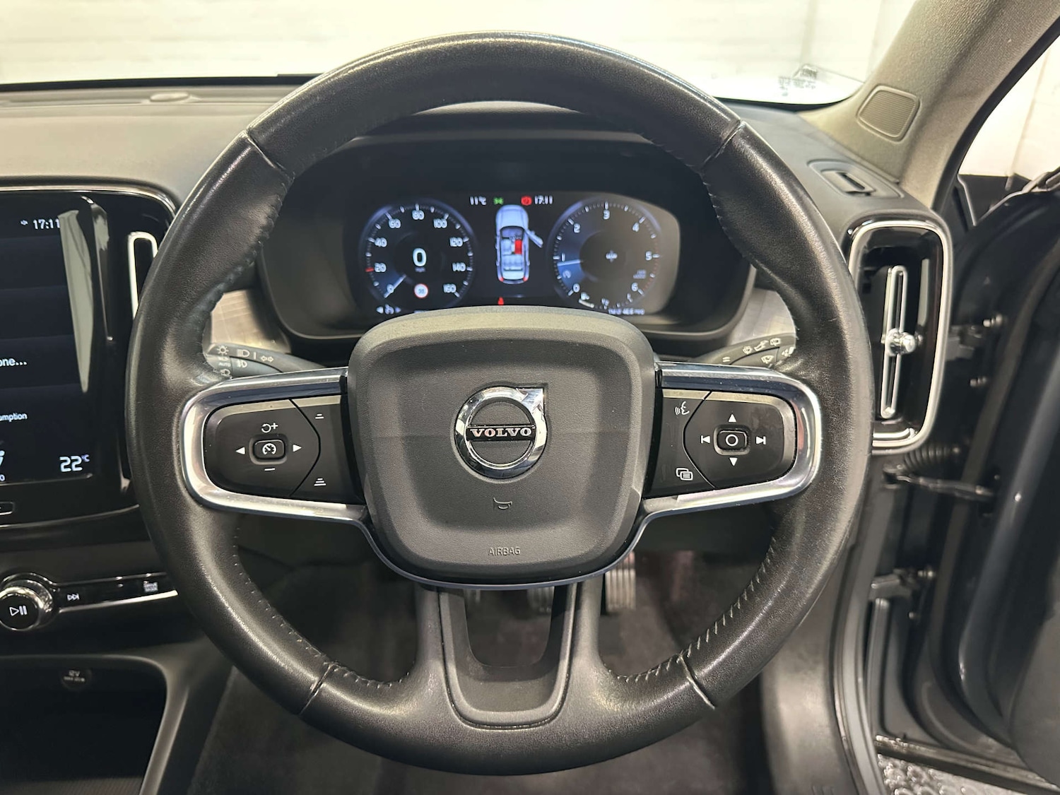 Used Volvo XC40 2019 for sale - 76343789: Photo 31