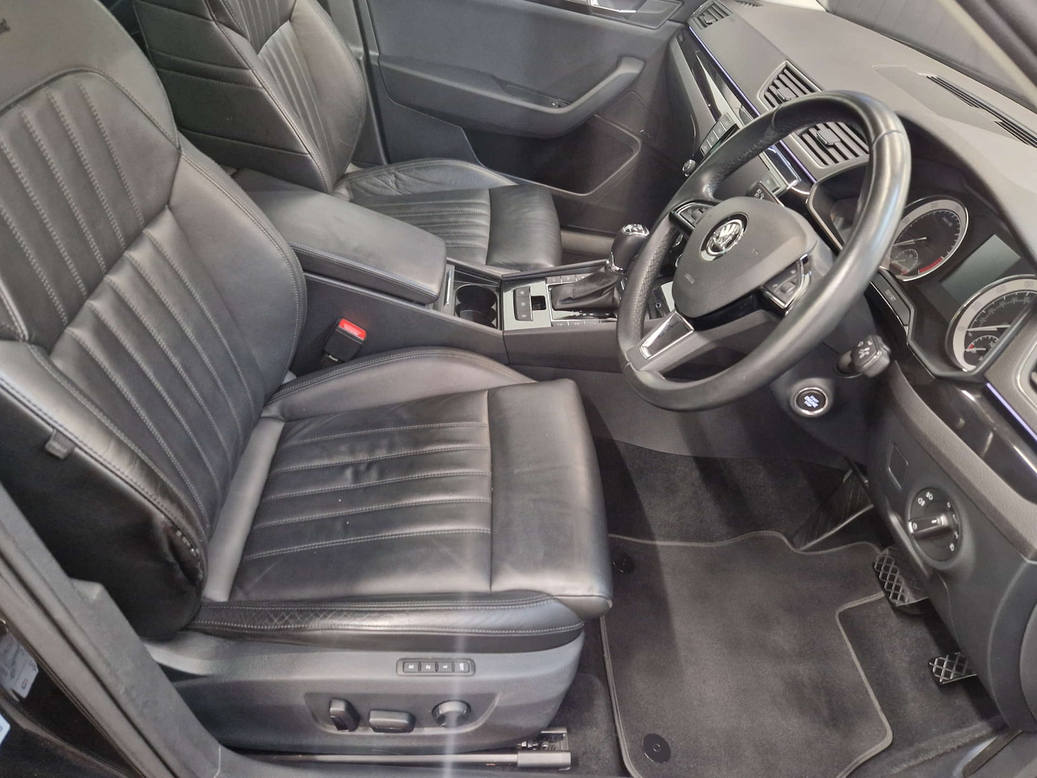 Used Skoda Superb 2017 for sale - 76159781: Photo 35