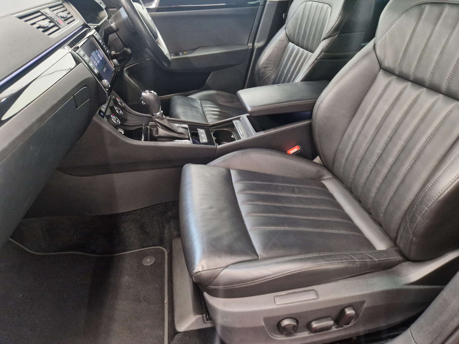 Used Skoda Superb 2017 for sale - 76159781: Photo 44