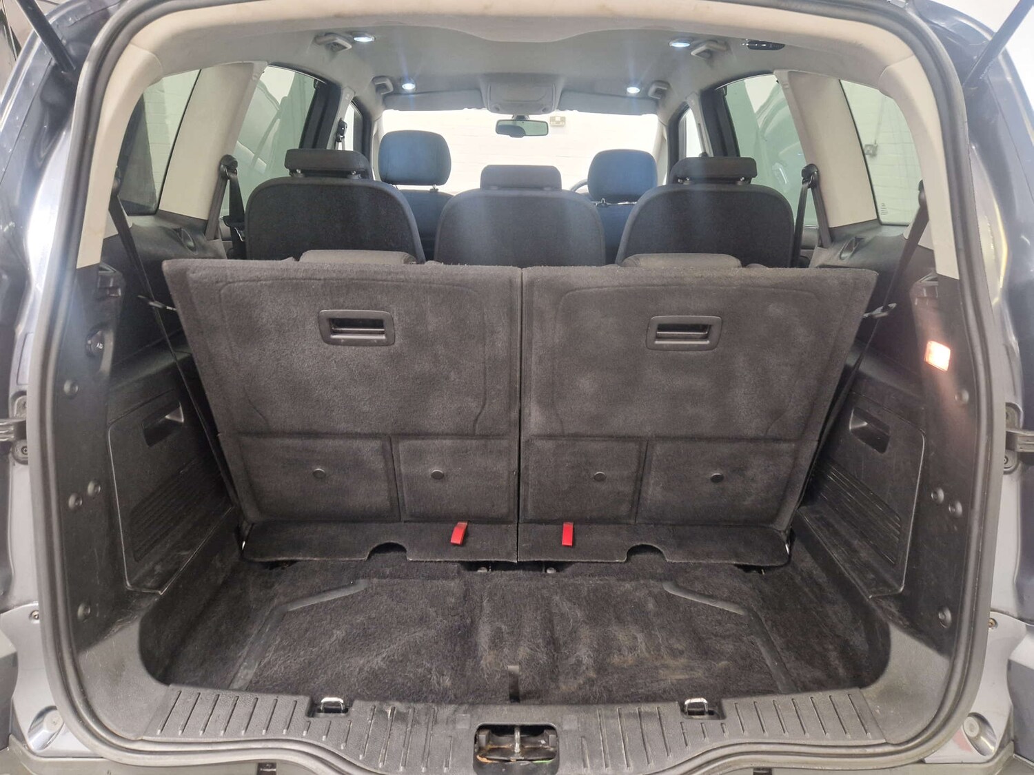 Used Ford S-Max 2010 for sale - 76369445: Photo 17