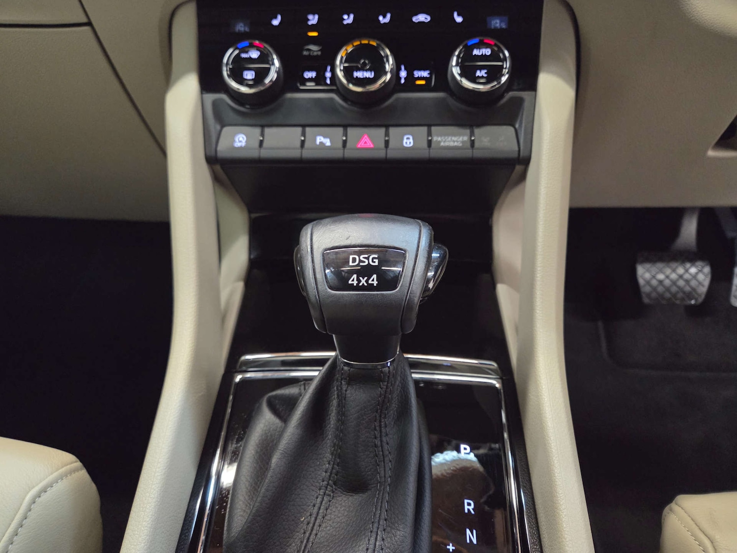 Used Skoda Karoq 2018 for sale - 76604256: Photo 16