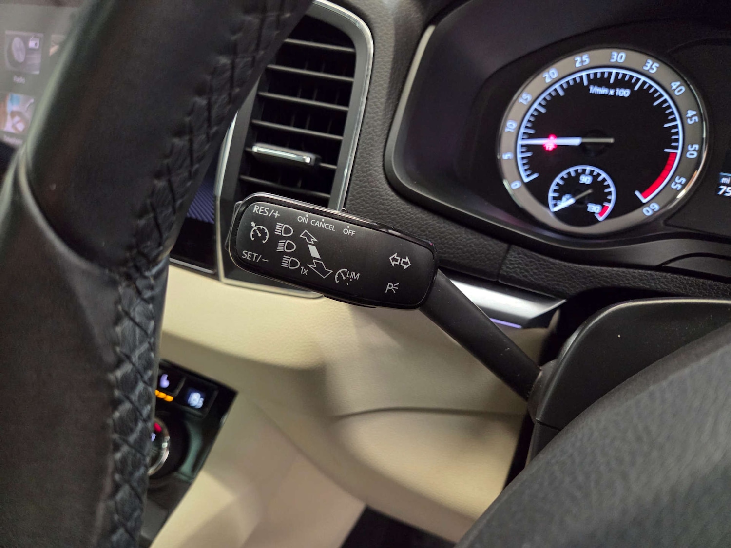 Used Skoda Karoq 2018 for sale - 76604256: Photo 28