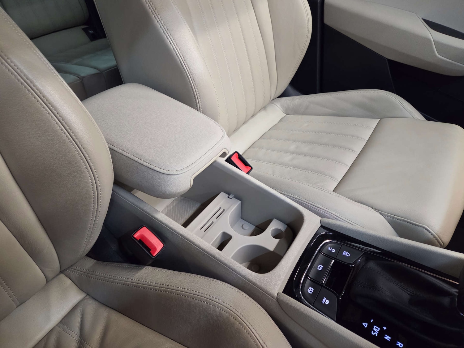 Used Skoda Karoq 2018 for sale - 76604256: Photo 43