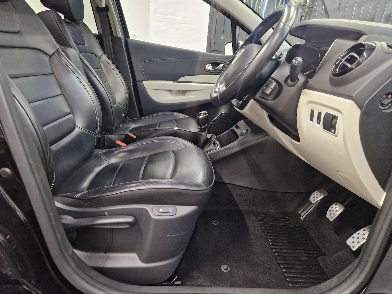 Used Renault Captur 2017 for sale - 76601087: Photo 11