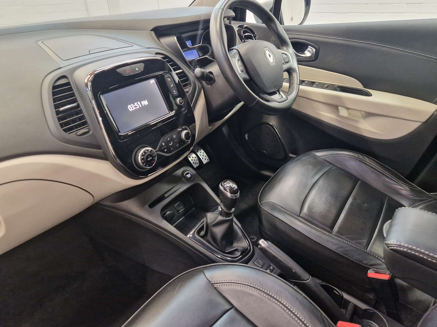 Used Renault Captur 2017 for sale - 76601087: Photo 22