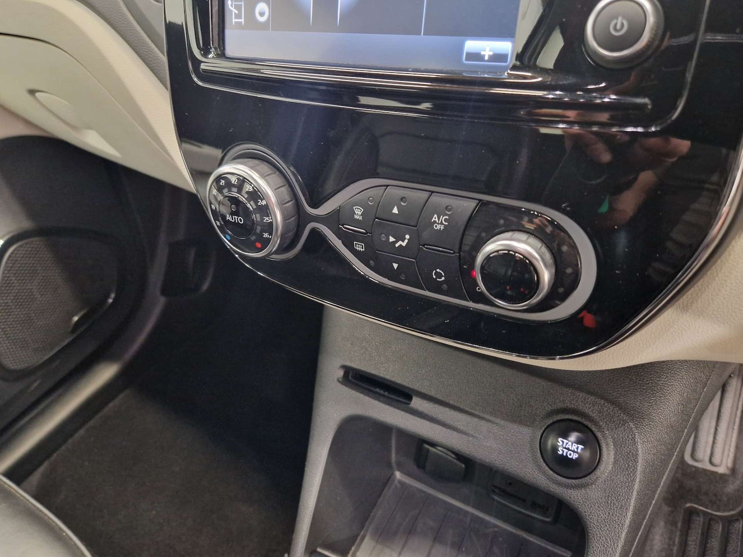 Used Renault Captur 2017 for sale - 76601087: Photo 43