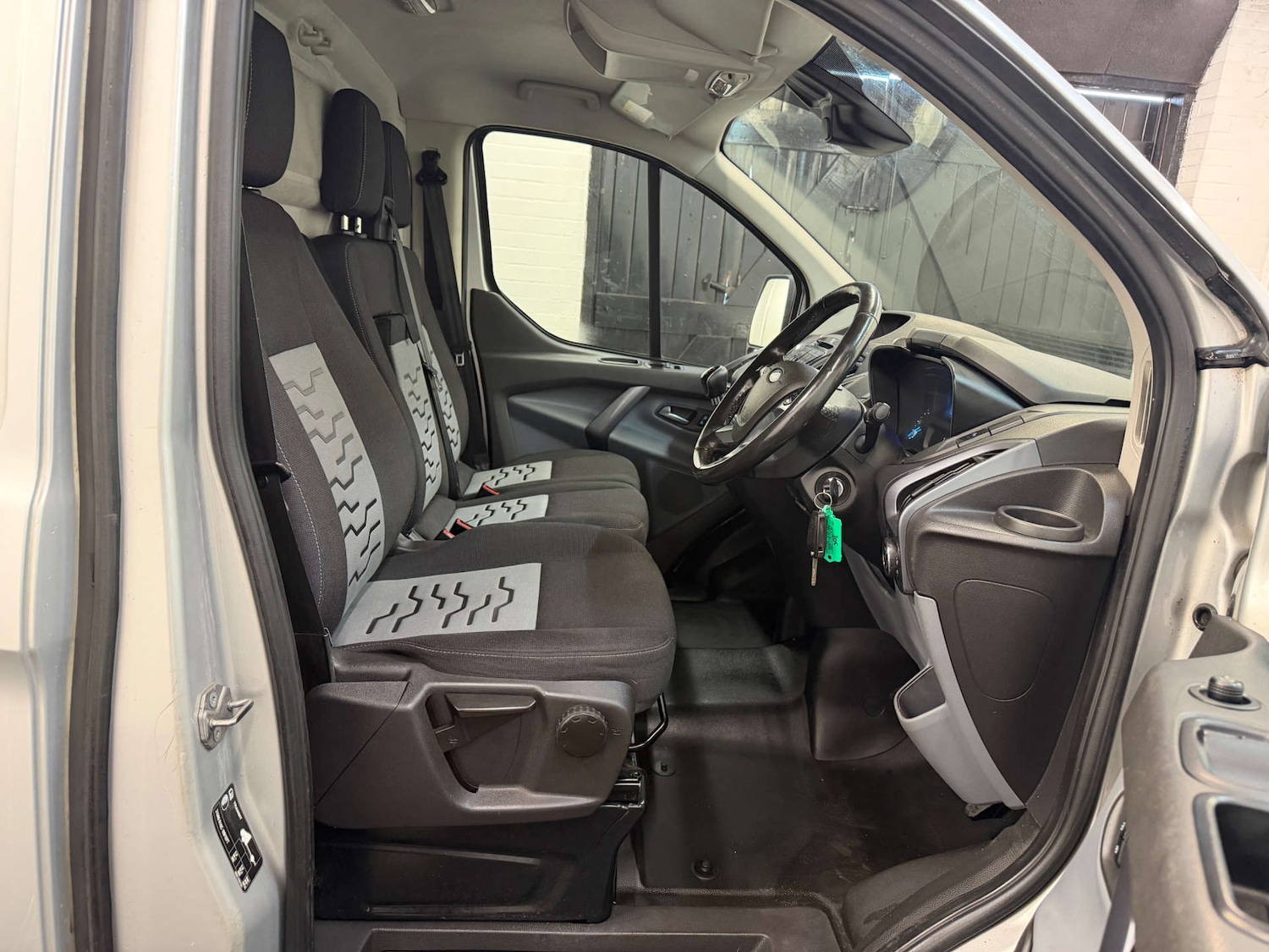 Used Ford Transit Custom 2017 for sale - 78111272: Photo 8