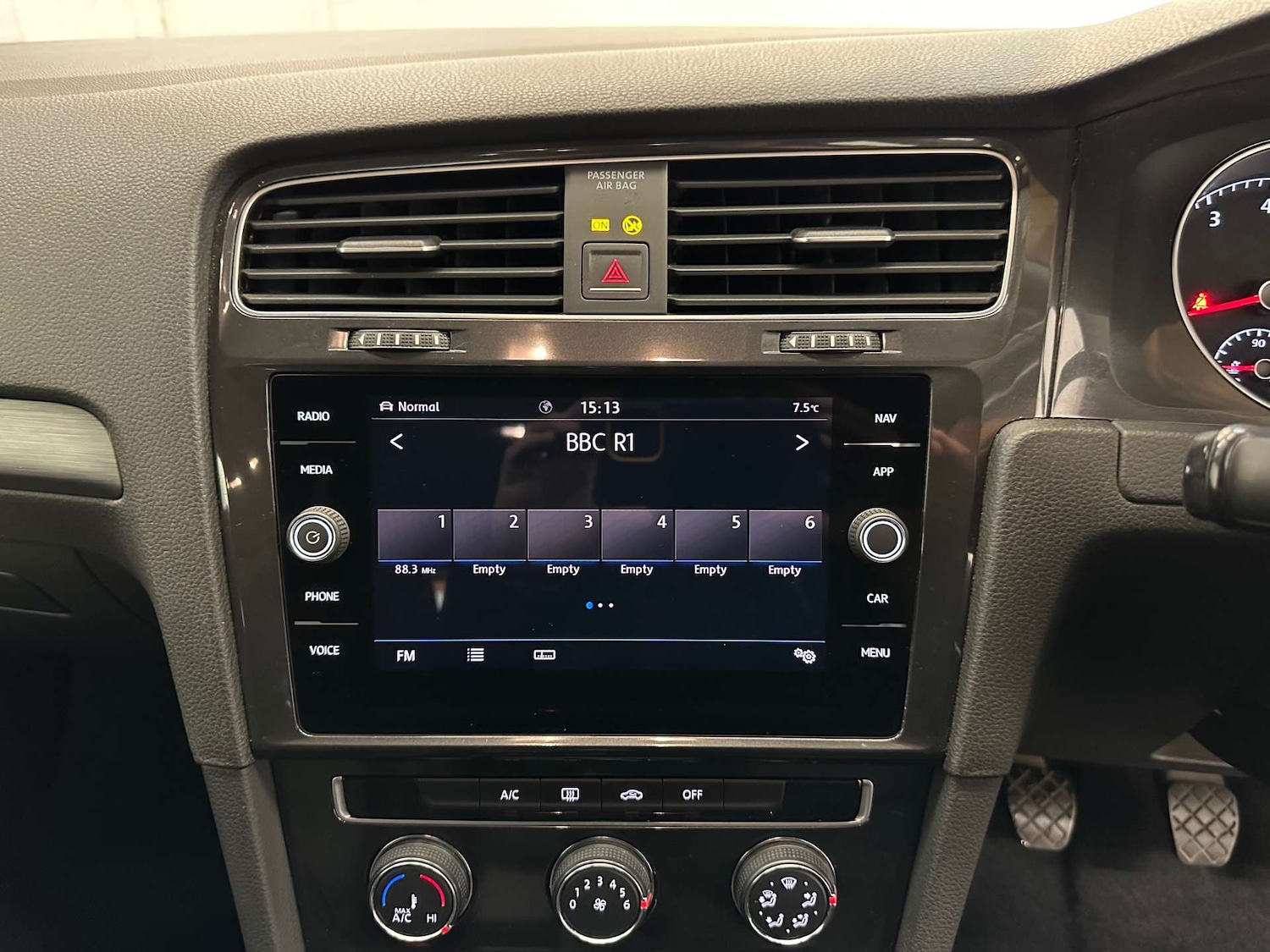 Used Volkswagen Golf 2018 for sale - 76588732: Photo 30