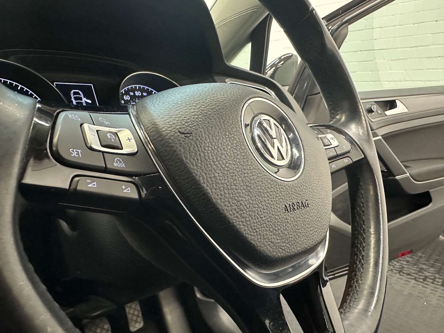Used Volkswagen Golf 2018 for sale - 76588732: Photo 32