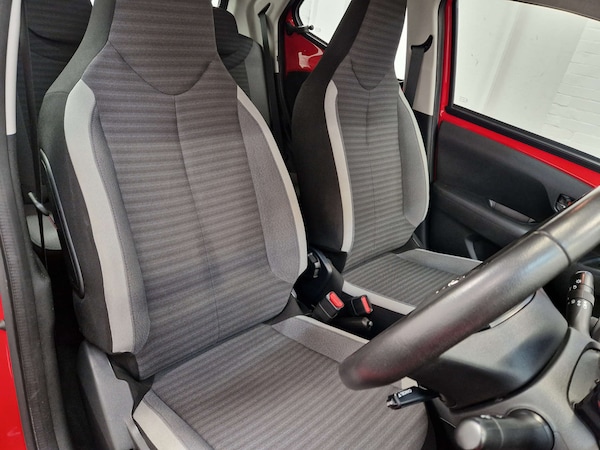 Used Toyota AYGO 2019 for sale - 76278268: Photo 30