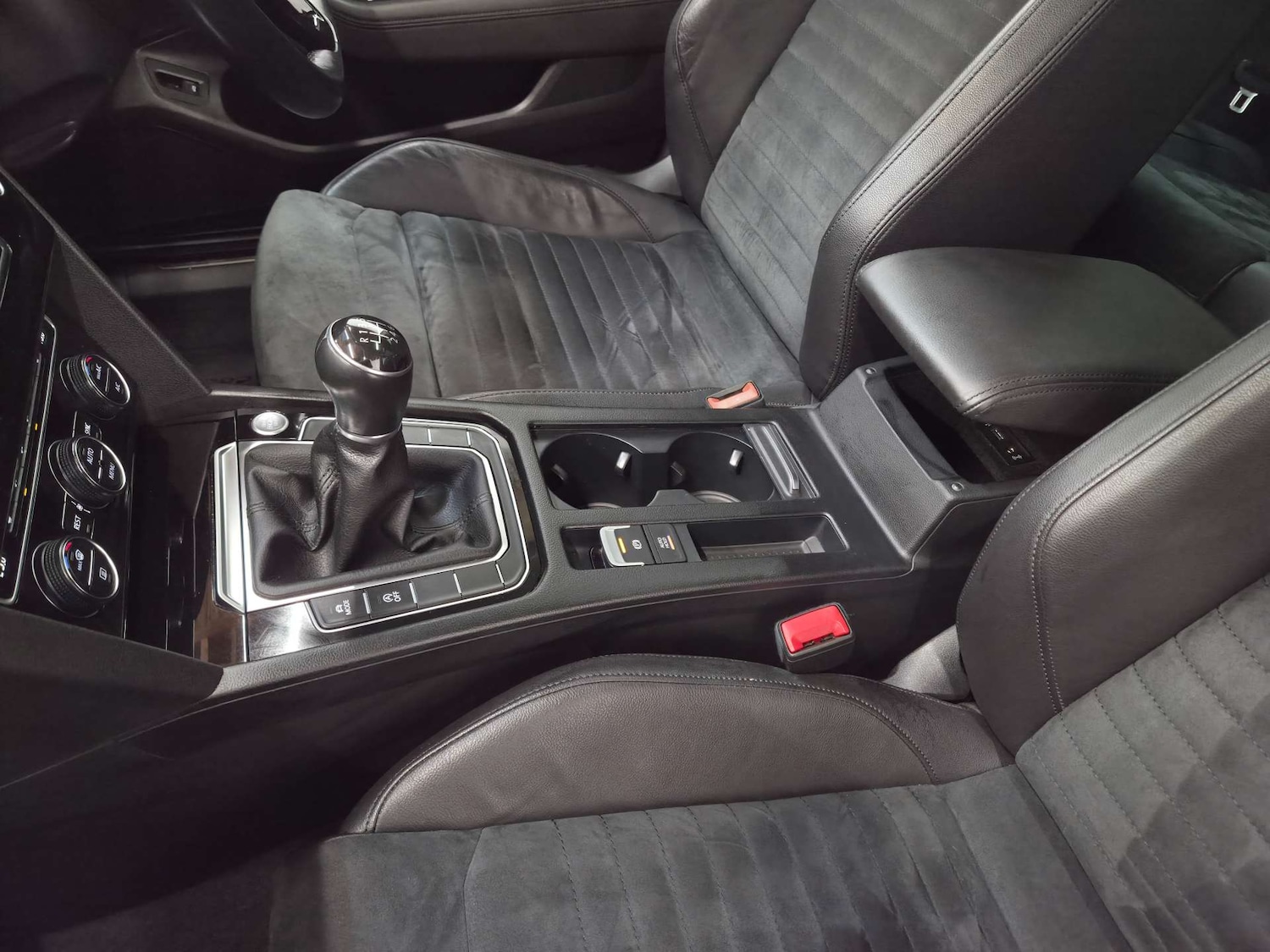 Used Volkswagen Passat 2017 for sale - 77609425: Photo 32