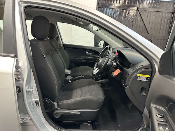 Used Kia Ceed 2010 for sale - 76228746: Photo 17