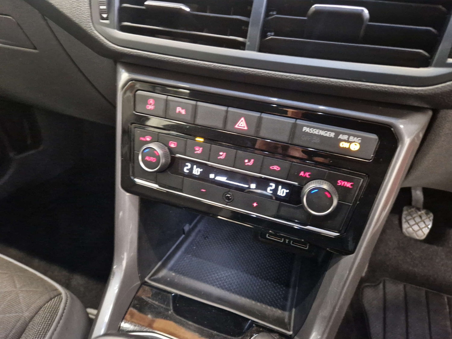 Used Volkswagen T-Cross 2020 for sale - 76132420: Photo 14