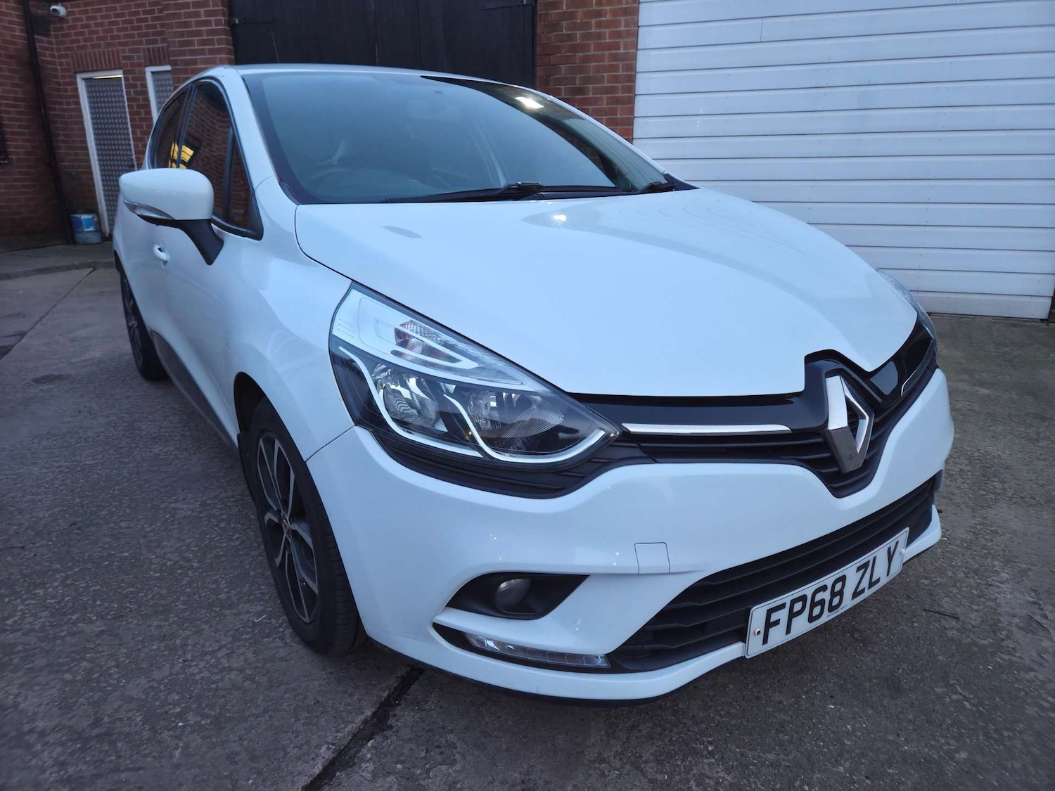 Used Renault Clio 2018 for sale - 77583909: Photo 1