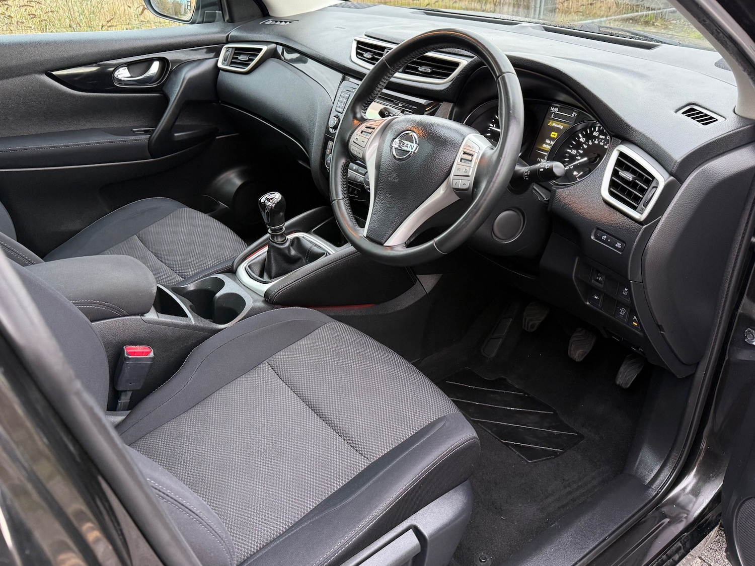 Used Nissan Qashqai 2015 for sale - 77435879: Photo 14