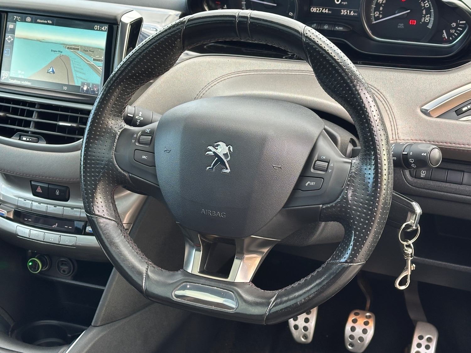 Used Peugeot 208 2015 for sale - 76644518: Photo 14