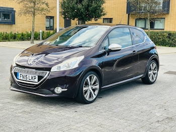 Used Peugeot 208 2015 for sale - 76644518: Photo