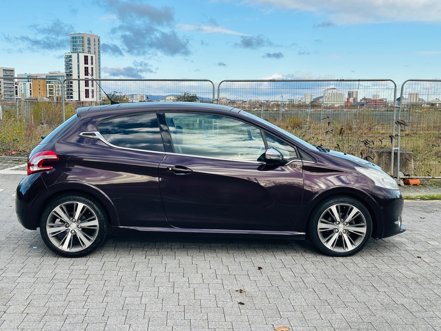 Used Peugeot 208 2015 for sale - 76644518: Photo 8
