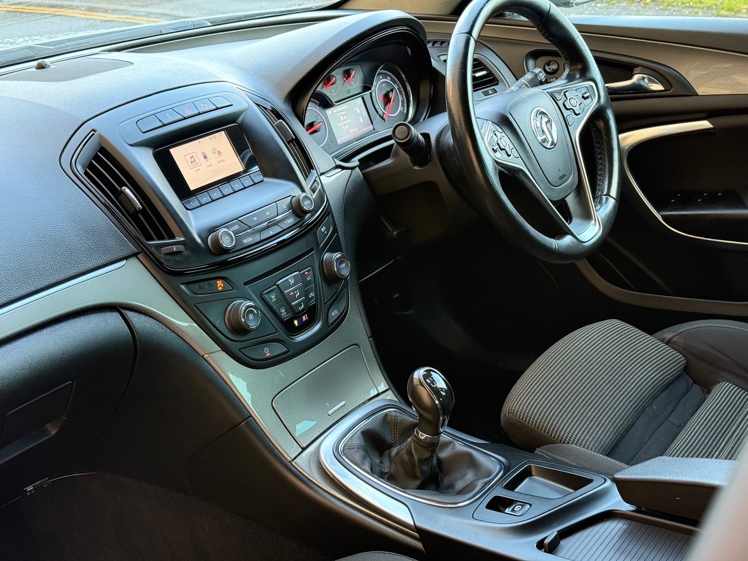 Used Vauxhall Insignia 2015 for sale - 76911320: Photo 9