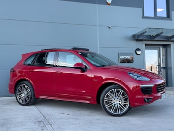 Used Porsche Cayenne 2017 for sale - 76657582: Photo