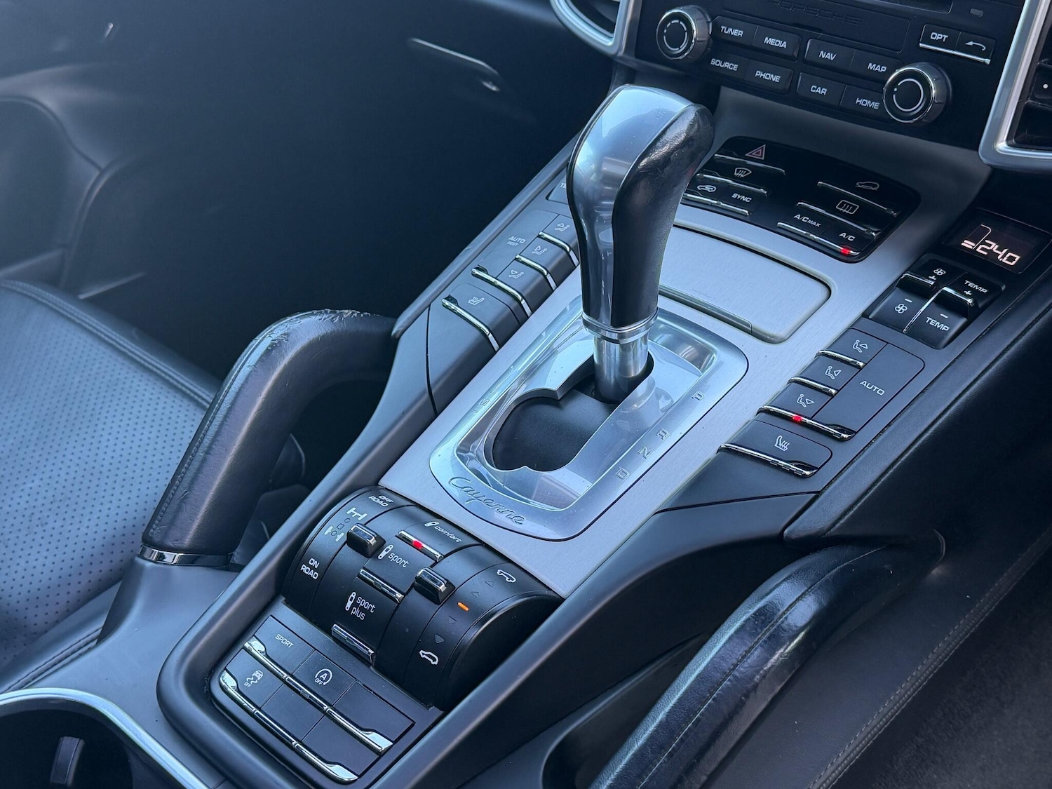 Used Porsche Cayenne 2017 for sale - 76657582: Photo 3