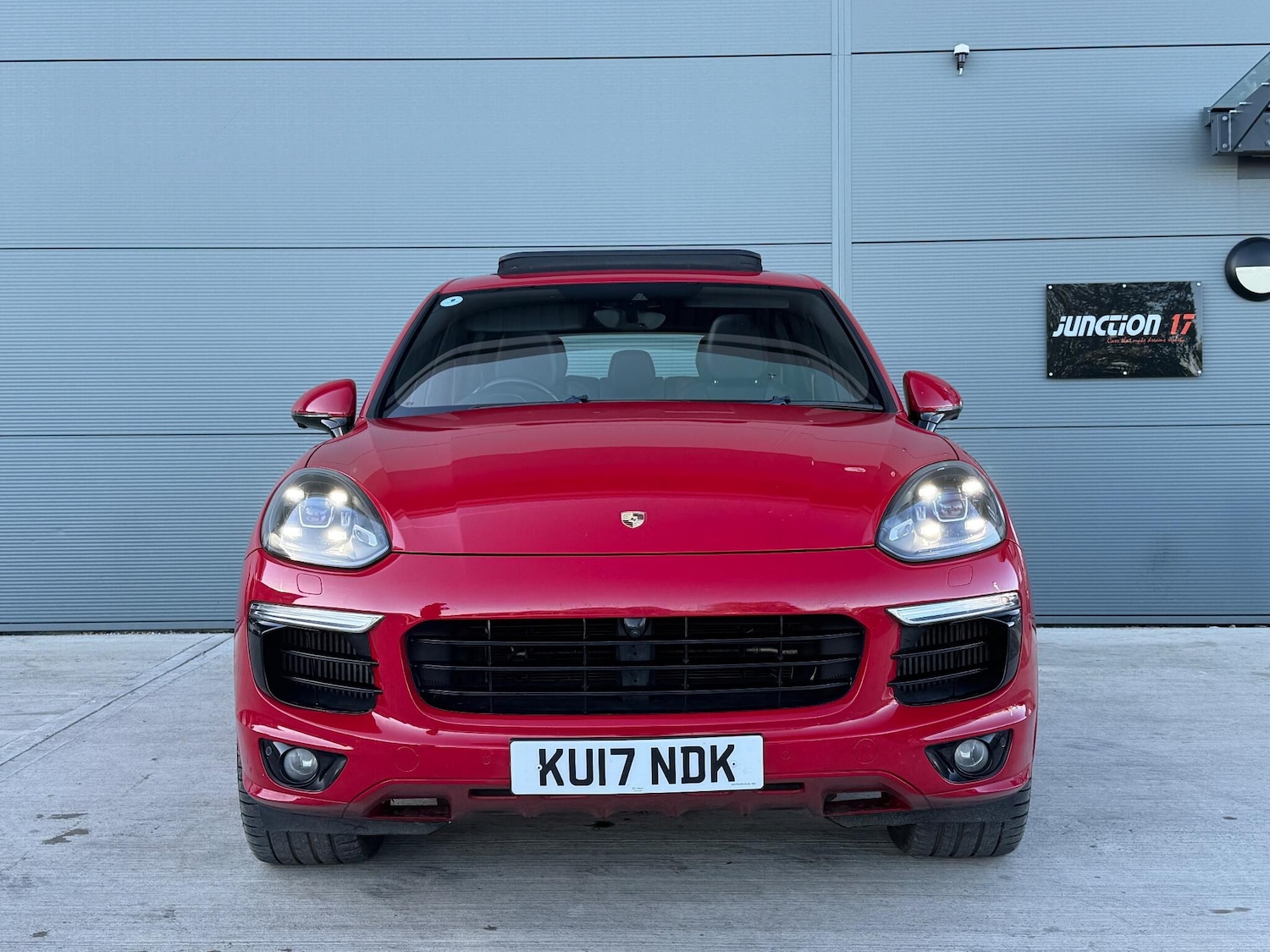 Used Porsche Cayenne 2017 for sale - 76657582: Photo 6