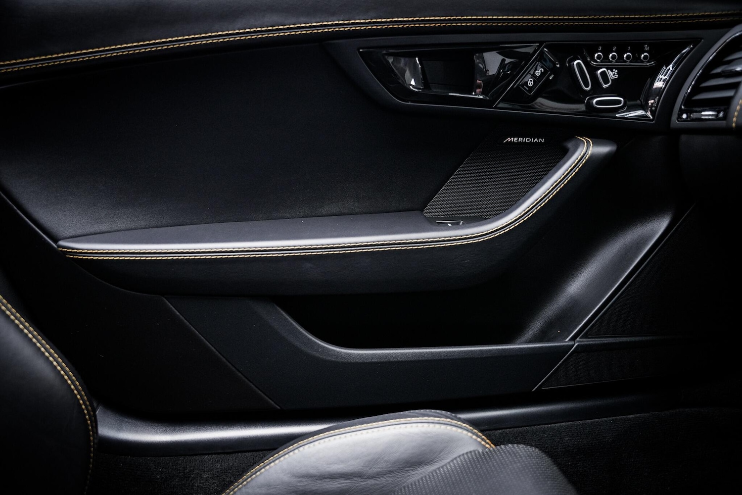 Used Jaguar F-Type for sale - 77695453: Photo 54