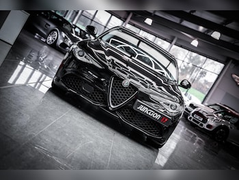 Used Alfa Romeo Giulia 2018 for sale - 77597879: Photo