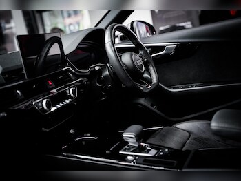 Used Audi A4 Avant 2020 for sale - 77440327: Photo